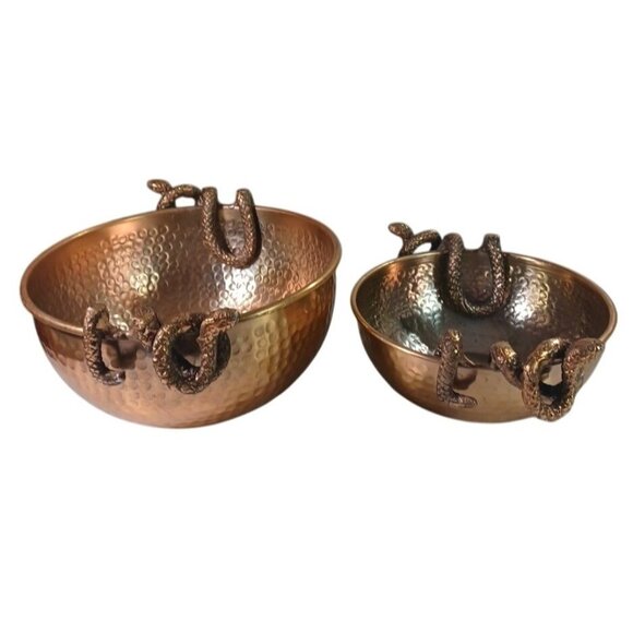 Set Of 2 Gold Hammered Brass ? Bowls With Snake Handles Vintage Decorative Uniqu - Picture 2 of 13